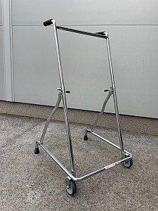 Hodulja na dve fiksni kolesi - višja (odprodaja)