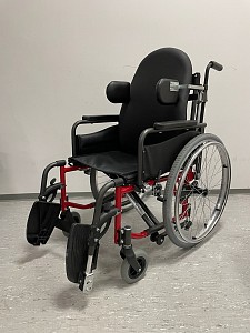 Invalidski voziček na ročni pogon 17.60 z nastavljivim hrbtiščem
